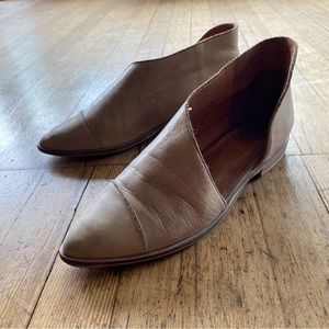 Free People Royals Flat Leather Mule

Womens size 8.5